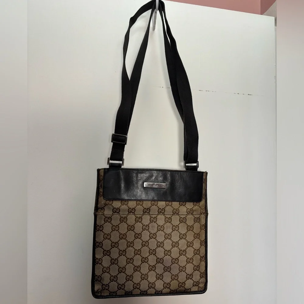Gucci Brown GG Canvas Messenger Crossbody Bag Monogram Mens Womens $849 - Picture 2 of 10